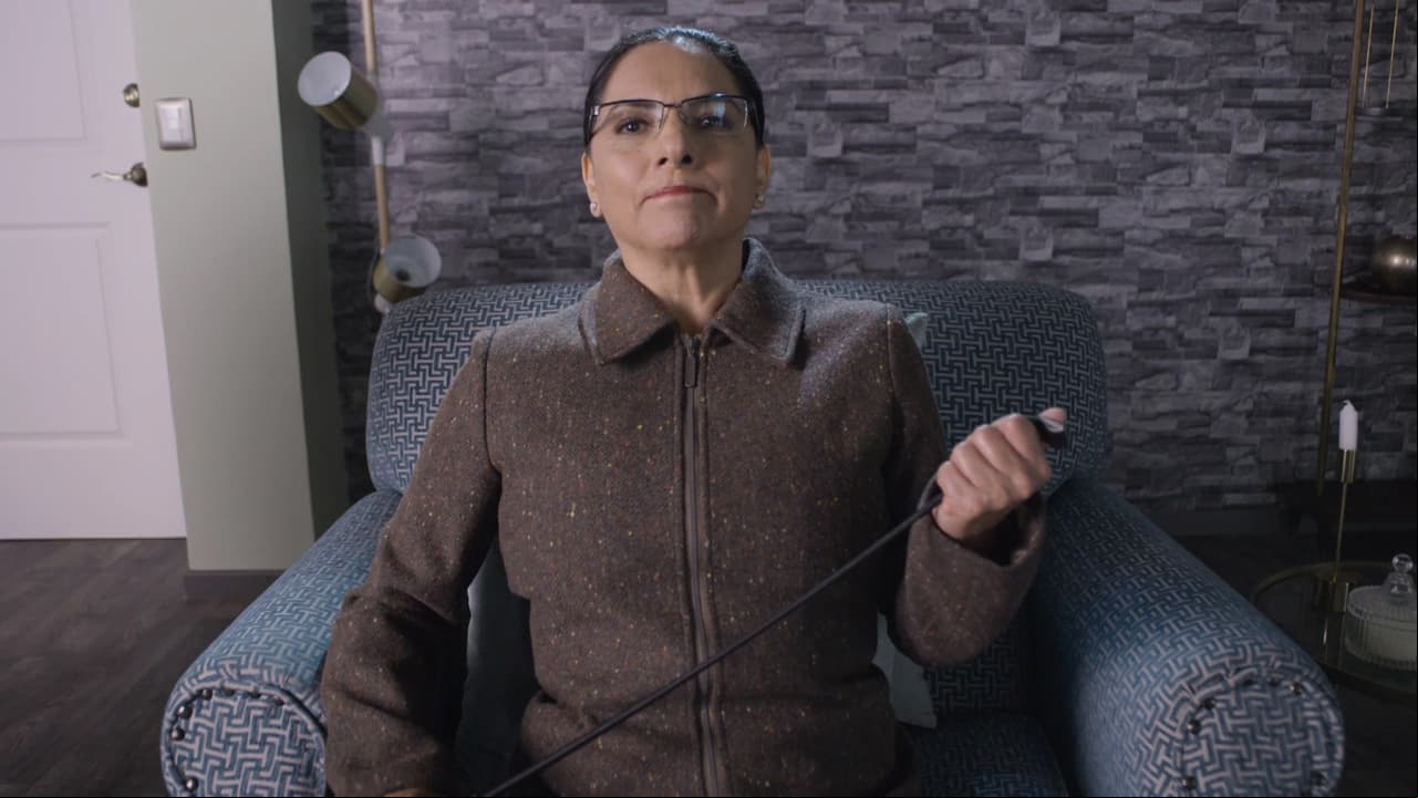 Zaidé Silvia Gutiérrez interpreta a una enérgica y estricta niñera que asusta hasta a Lorenza