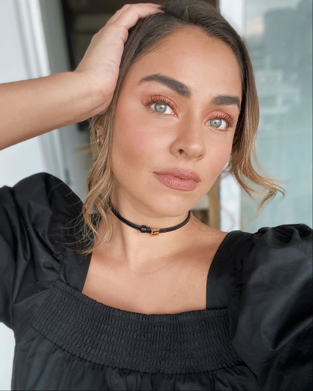 Claudia Martín comparte sus mejores selfies mientras se encuentra en casa por cuarentena ante coronavirus.