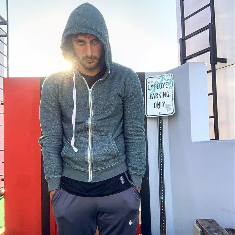 “Quién dijo q no se puede entrenar en cuarentena. Encerrado en la casa, pero manteniéndome al tiro”, dijo Sebastián Zurita en sus redes sociales