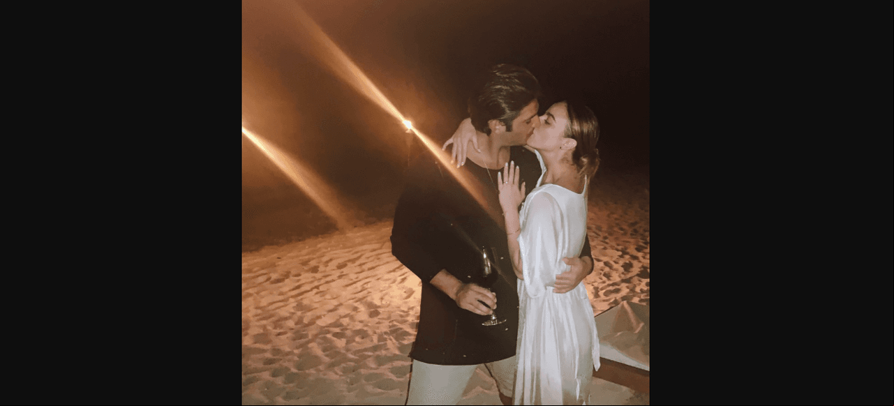 En la imagen con la que anunció su próxima boda, Mariana Torres le dedicó un emotivo mensaje a su futuro esposo, destacando el gran amor que sentía por su ahora prometido y detalló que estaba ansiosa de convertirse en su esposa.