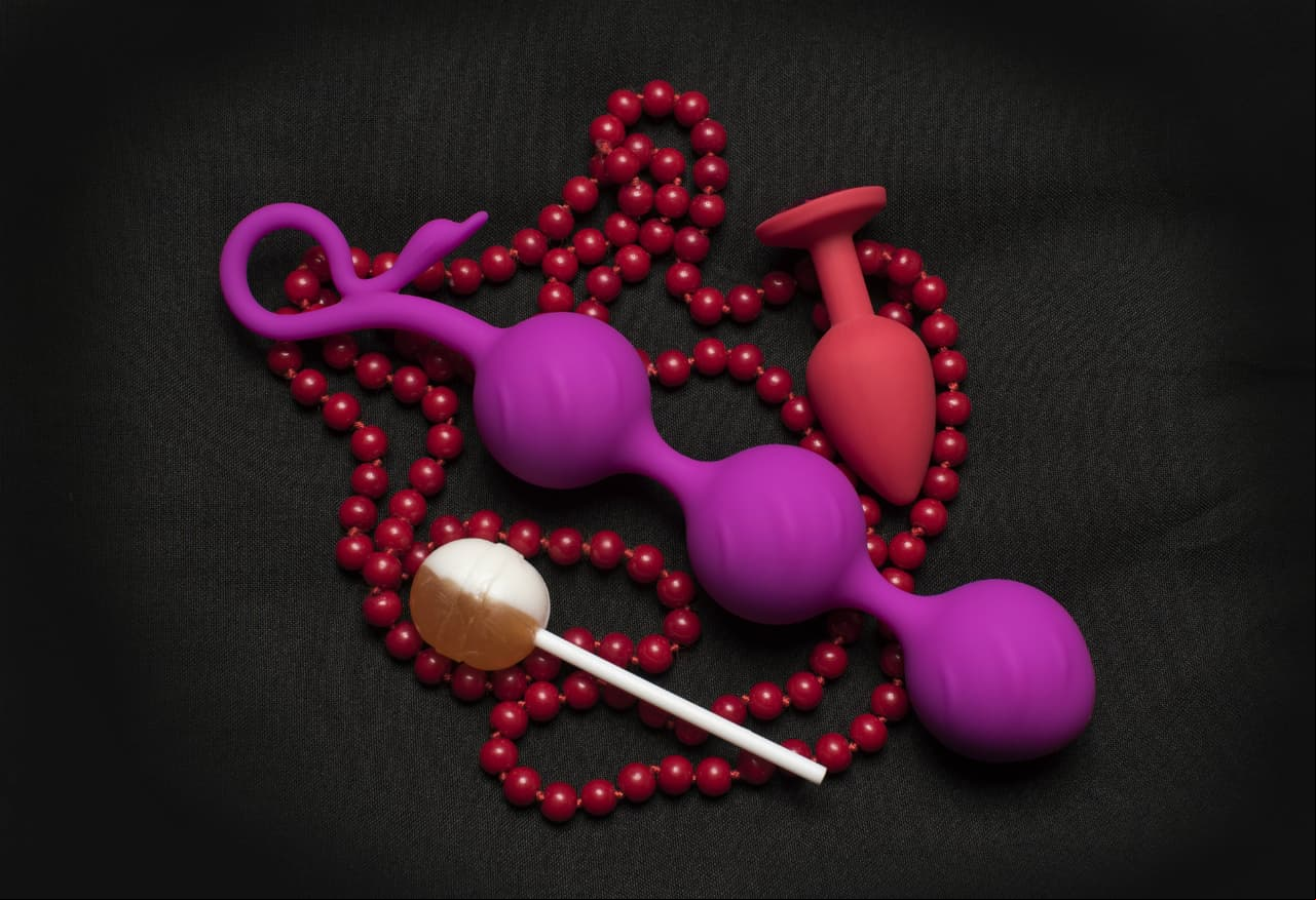 Fortalece tu suelo pélvico con las bolas chicnas