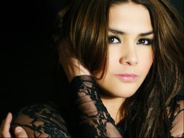 Imperdible: ¡Yuridia le dedica intensa canción a su novio!