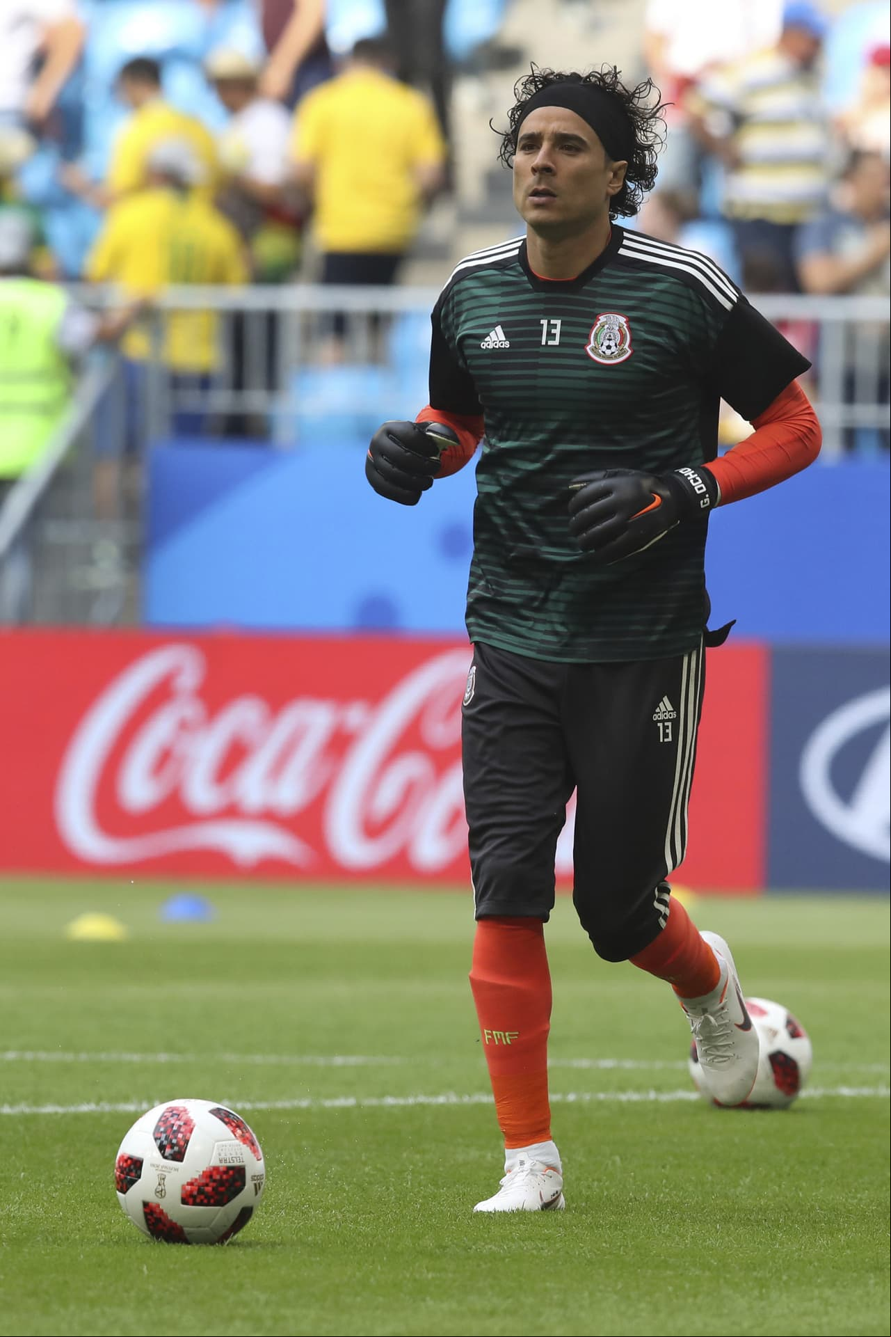 Memo Ochoa sorprende con su cambio de look
