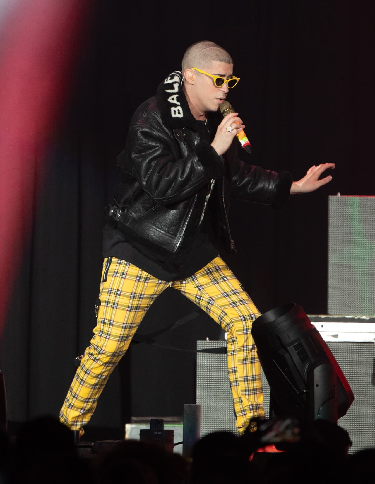Prohíben música de Bad Bunny y Farruko por 'obscena'
