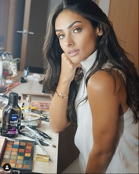 Para Renata Notni es importante lucir un maquillaje natural y así lo comparte en sus redes sociales.