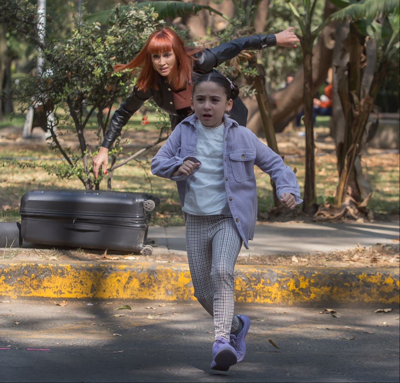 Pero 'Melody' logra escapar de su madre y se echa a correr.