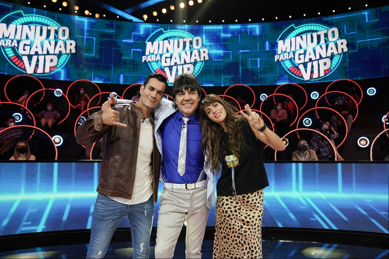 Después llegó el turno de David Zepeda y Claudia Álvarez, quienes también se enfrentaron a divertidos retos para ayudar con el sueño de una familia mexicana.