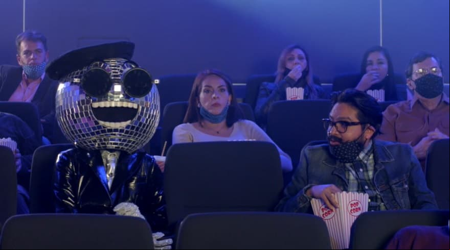 Disco Ball llega a ¿Quién es la Máscara? 2020 irradiando el brillo de su sonrisa