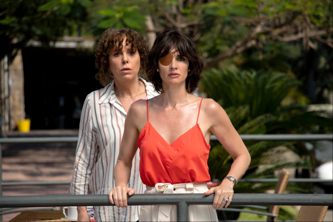 La actriz española, Paz Vega, fue captada en el puerto de Acapulco caracterizada del emblemático personaje que María Rubio interpretó en los 80.
