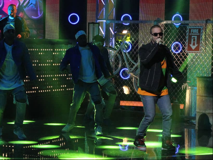 J Balvin, uno de los cantantes iconos del reggaeton llegó a 'Al final... Todo queda en familia'