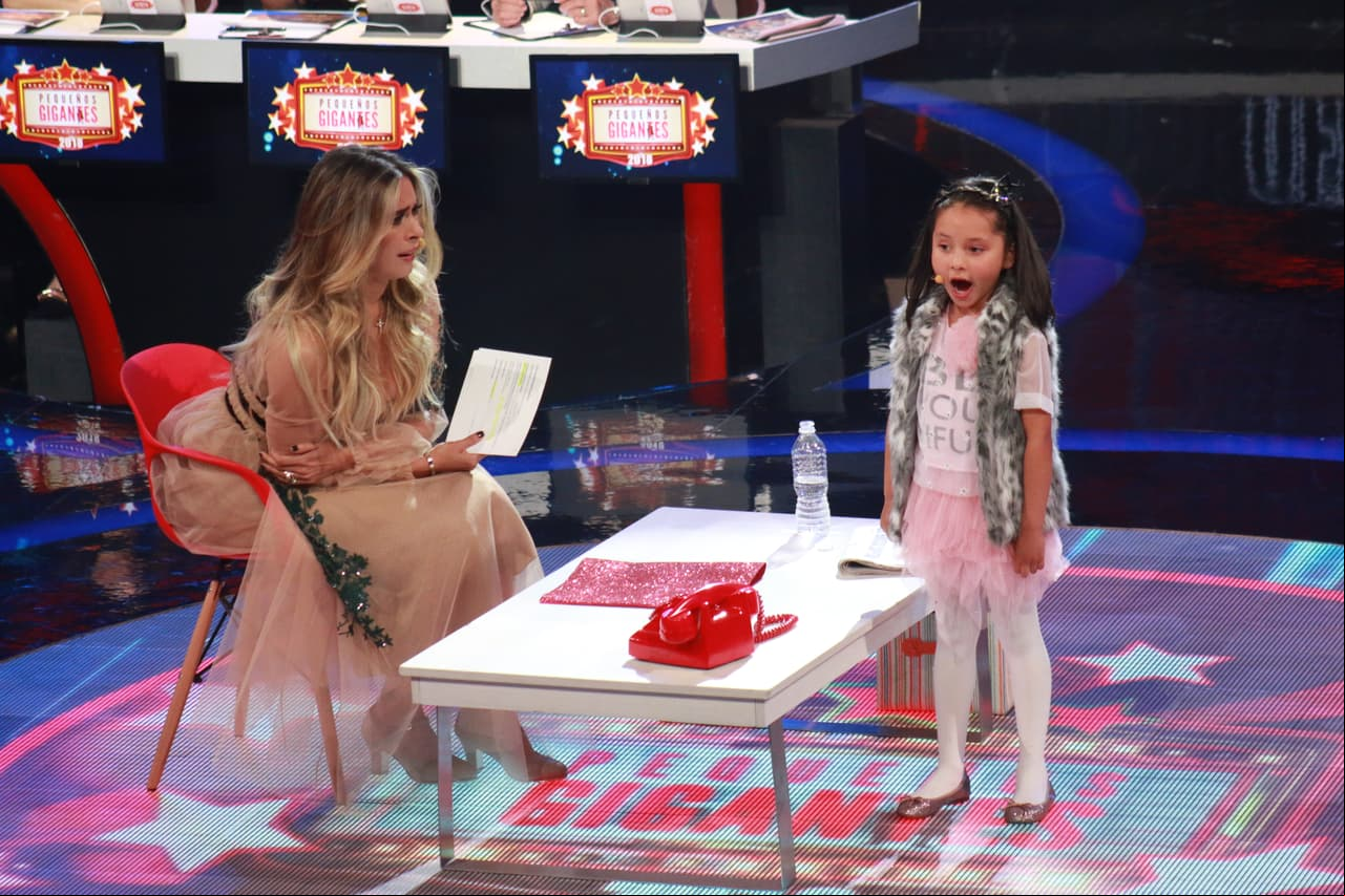 Amanda Murguía nos deleitó con sus trucos de magia.