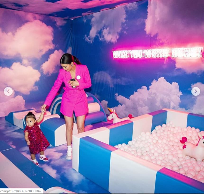 Para celebrar el primer año de Stormi, en febrero de 2019, Kylie Jenner recreó un parque de diversiones, el cual contó con toboganes, dos carruseles, un pastel giratorio, música en vivo, una tienda de recuerdos y un inflable con el rostro de la bebé.