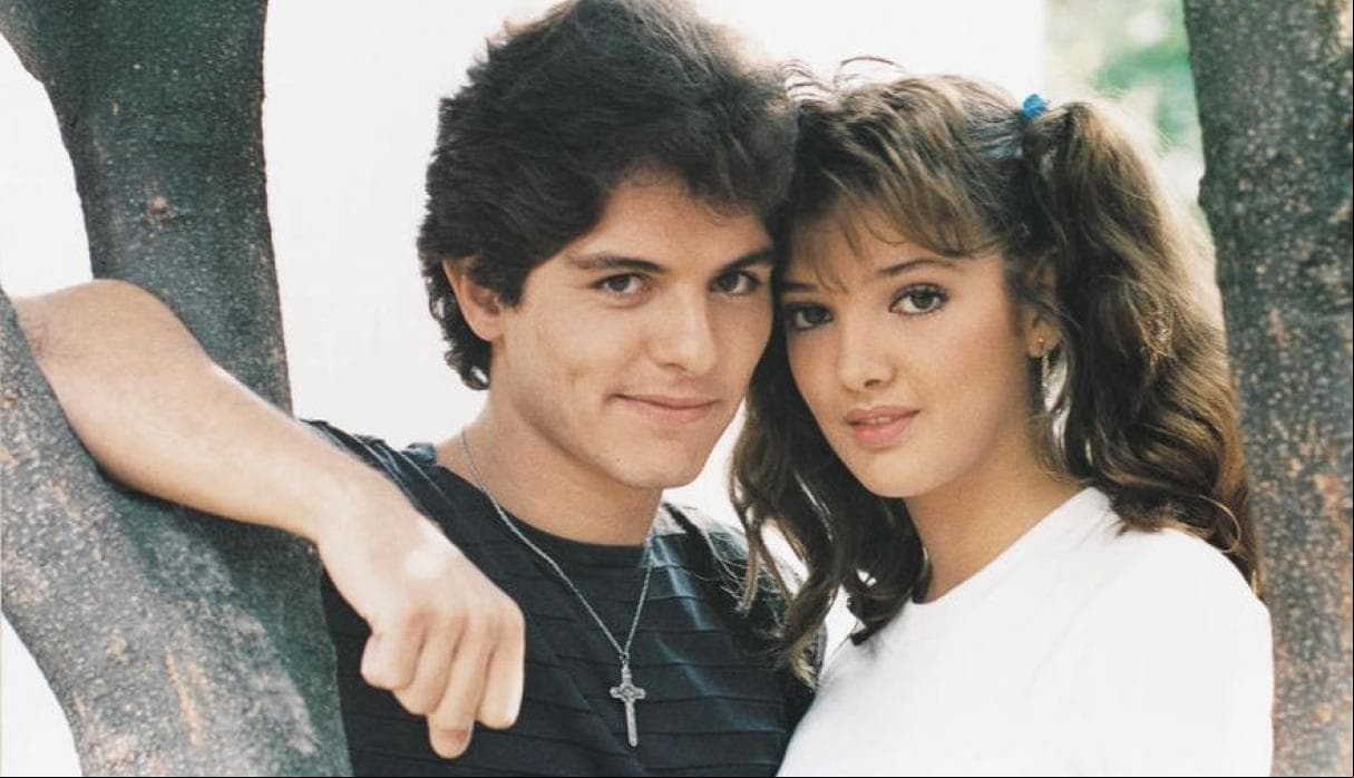 'Quinceañera' fue una telenovela mexicana producida por la productora Carla Estrada en 1987. El melodrama estuvo protagonizado por Adela Noriega, Thalía, Ernesto Laguardia y Sebastián Ligarde, entre otros. Aquí te mostramos cómo lucen los actores a más de 30 años de su estreno.