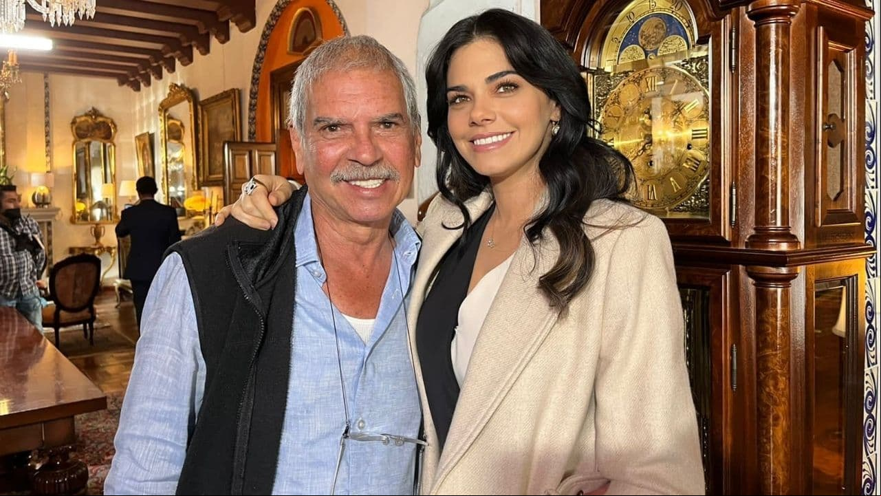 Livia Brito junto a su papá, don Rolando, en el último día de grabaciones de Mujer de Nadie