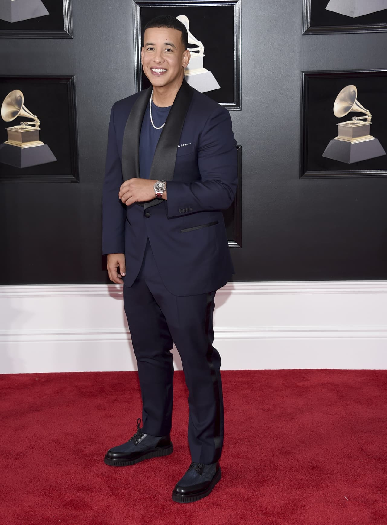 Roban millones de dólares en joyas a Daddy Yankee