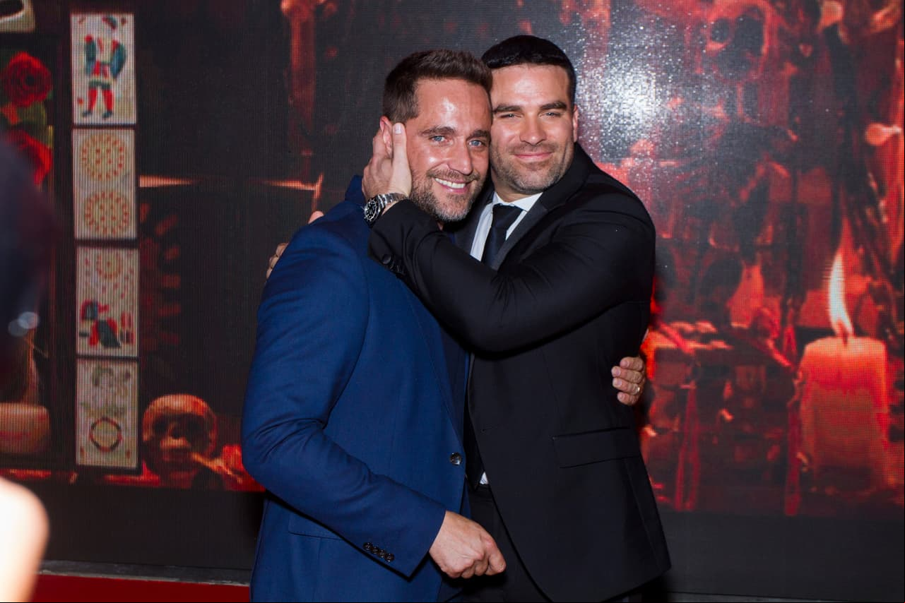 Michel Brown y Alejandro Nones: ¡enemigos en "Amar a Muerte" y grandes amigos en la vida real!