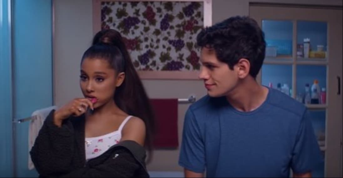 Matt Bennett fue co-protagonista de “Victorious”, serie que lanzó a Ariana Grande al estrellato. Ahora, vuelven a trabajar juntos en este divertido video