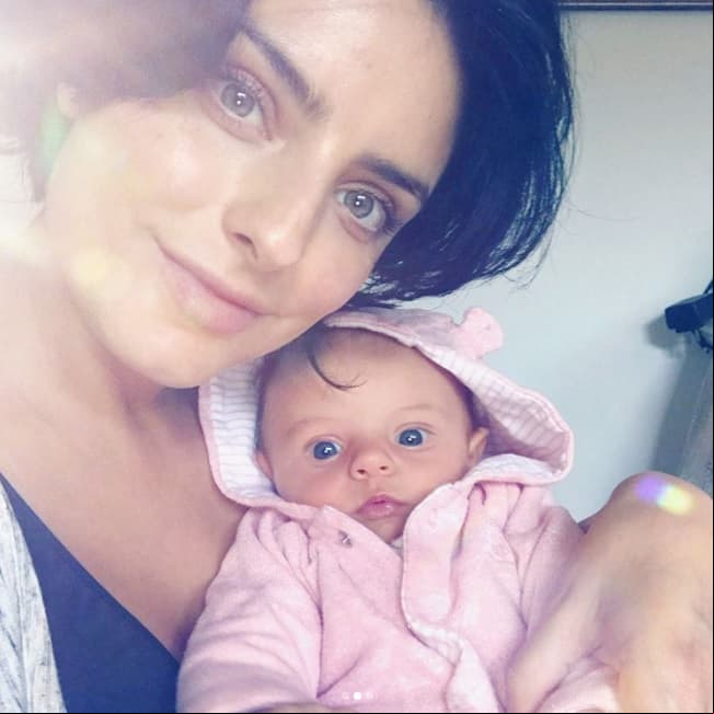 Aislinn Derbez deja ver lo hermosa que está su bebé.