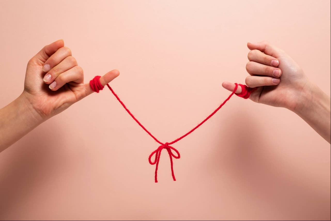 Ritual del hilo rojo para atraer el amor de pareja en Navidad: Aquí te decimos todos los pasos 