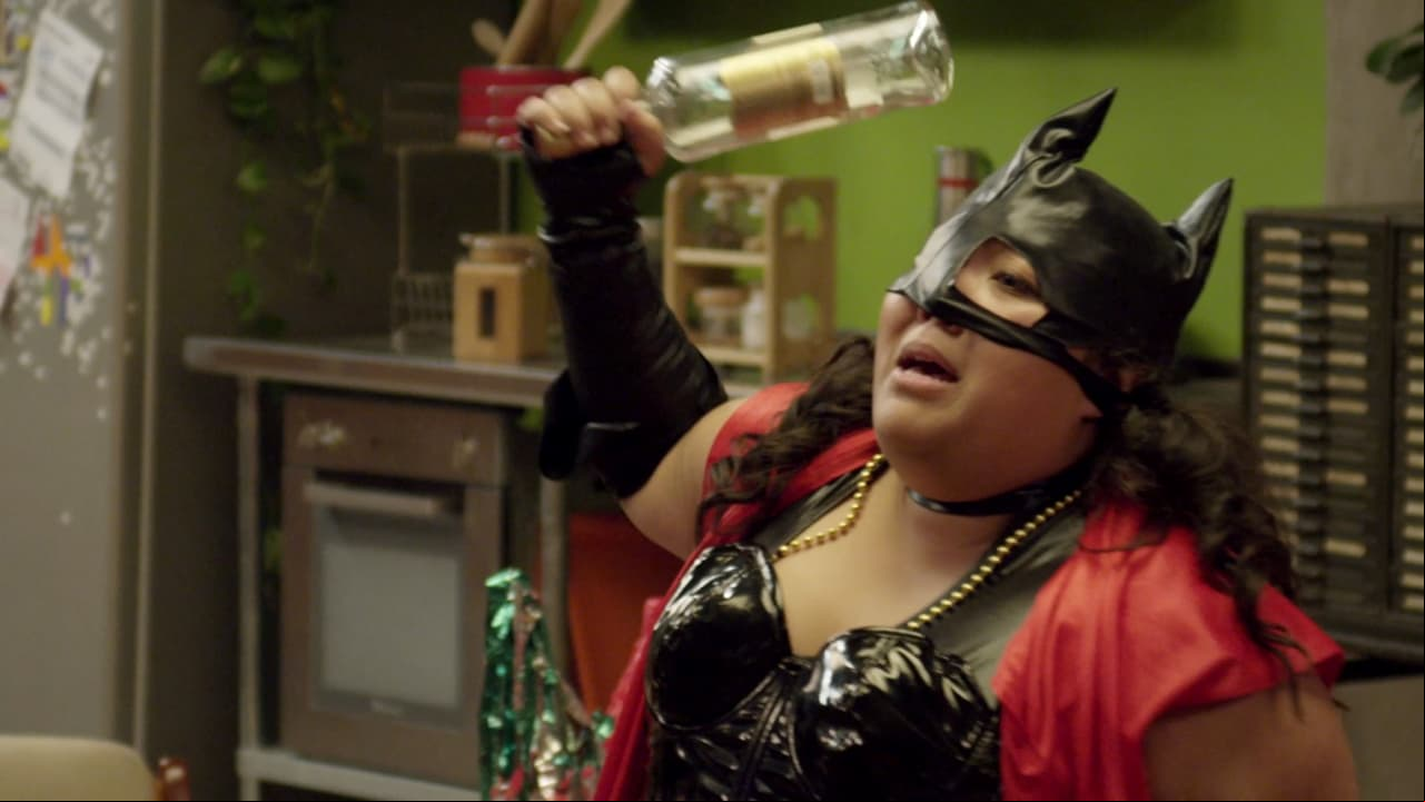 En la segunda temporada, Toña fue una sexy Gatúbela en la despedida de soltera de Macarena.