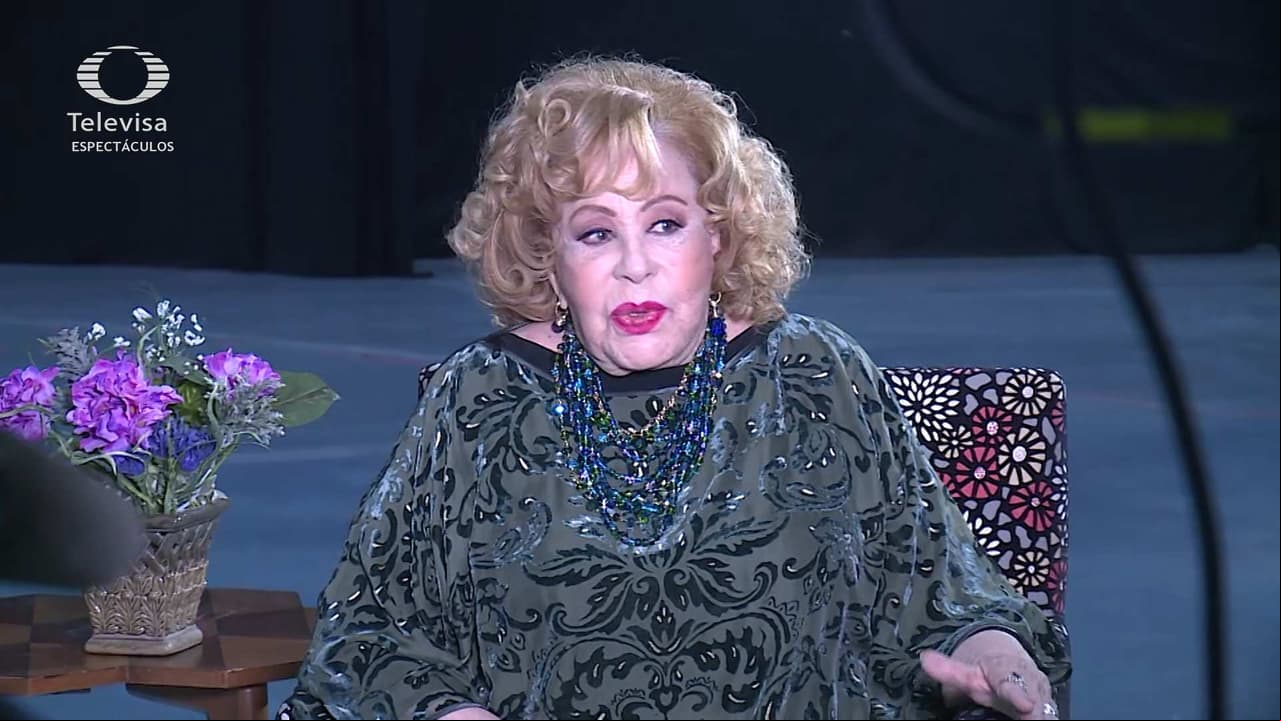 Silvia Pinal reaparece en público