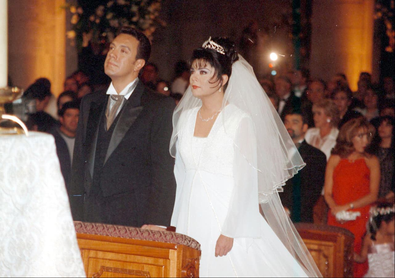 Tras la ruptura, los actores siguieron caminos diferentes. Victoria se casó en 2001 con el político Omar Fayad, con quien tuvo dos hijos, Victoria y Anuar, a quienes suele mostrar poco en sus redes sociales.