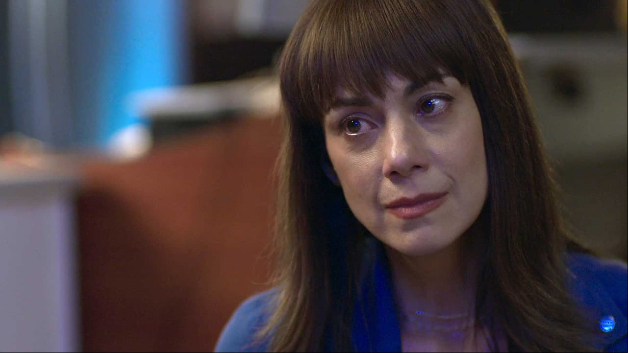 Manuela desconfía de Leandro