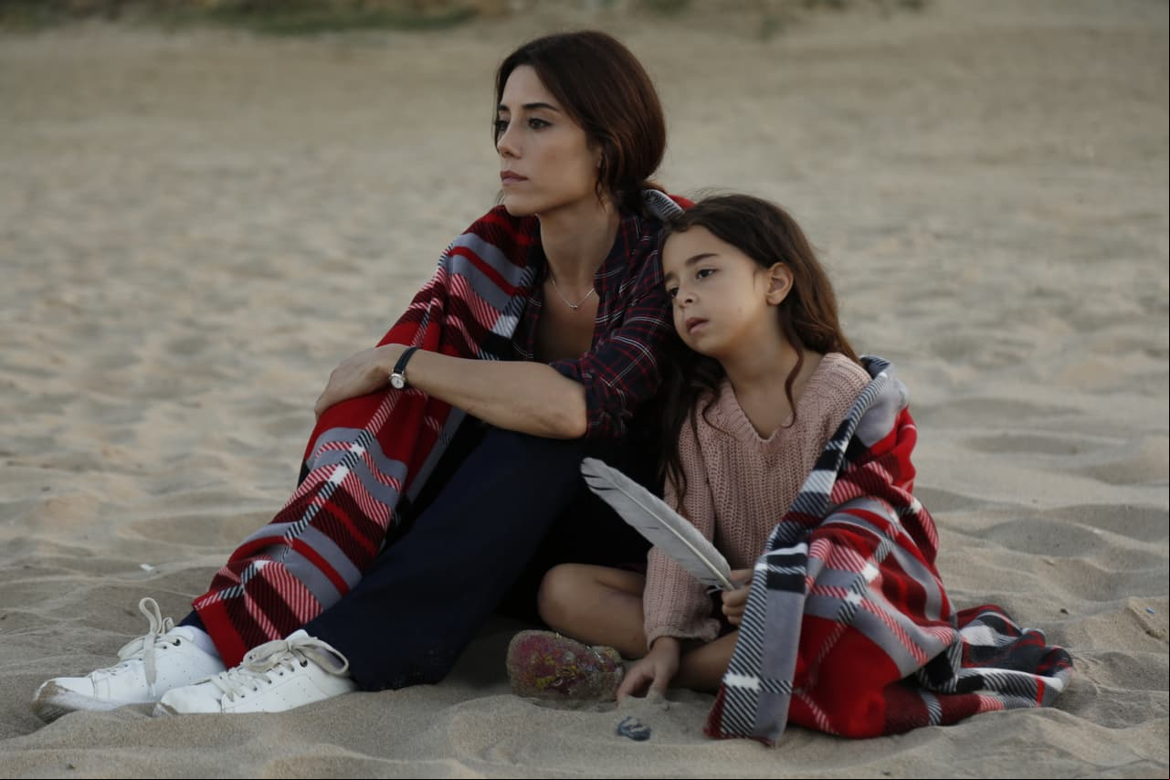 Ella es Beren Gökyıldız, la pequeña Melek que te robará el corazón en Madre