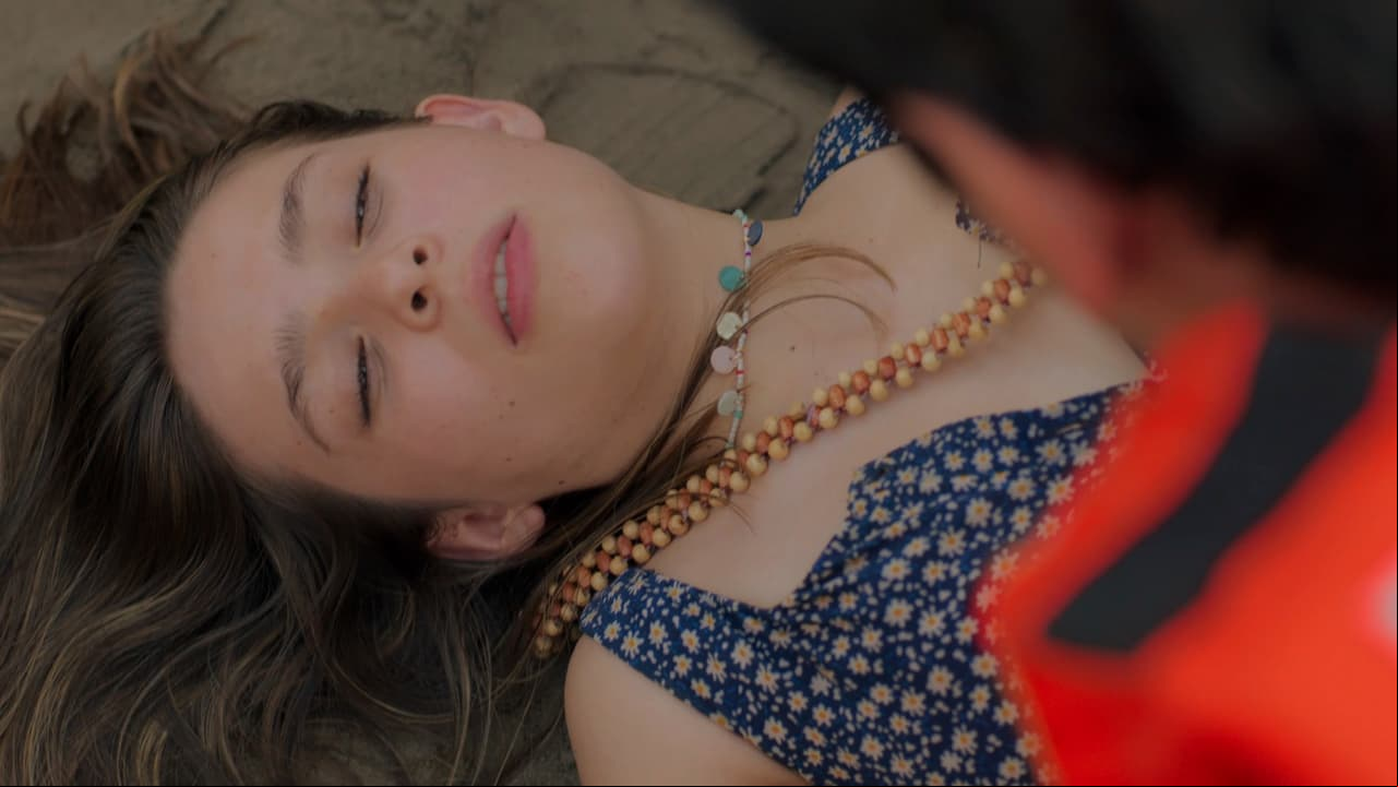 En el gran estreno de 'El amor invencible', Marena sufrió un accidente por culpa de Gael, quien casi la arrolla.