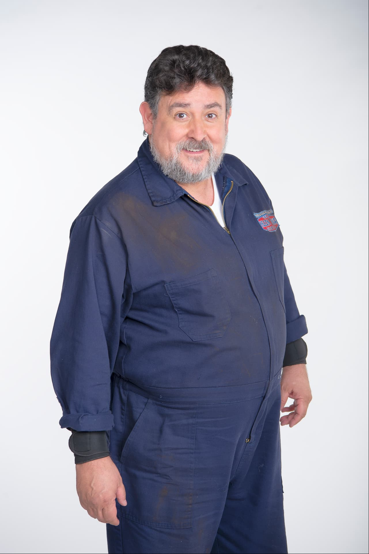 Óscar Bonfiglio es "Domingo". Trabaja como jefe del taller “Nelson Turbina”, del que "Nelson" es dueño. Es un excelente mecánico, pícaro y bromista.