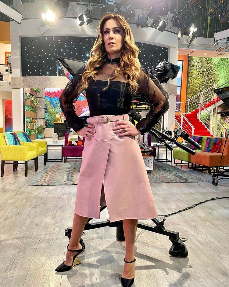 Anette Michele hace su ingreso formal a Televisa con esta producción, alejada de las telenovelas, la también conductora fue invitada especial recientemente en el programa Hoy.