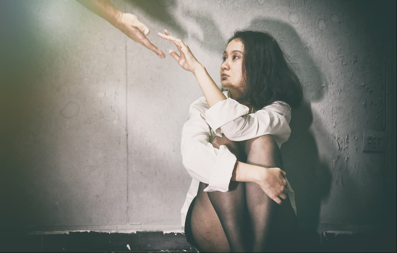 No menosprecies sus intenciones. No lo ignores, ni lo tomes a broma, ni mucho menos lo retes a llevarlo a cabo, esto aumentaría el riesgo y podría traerte problemas legales.