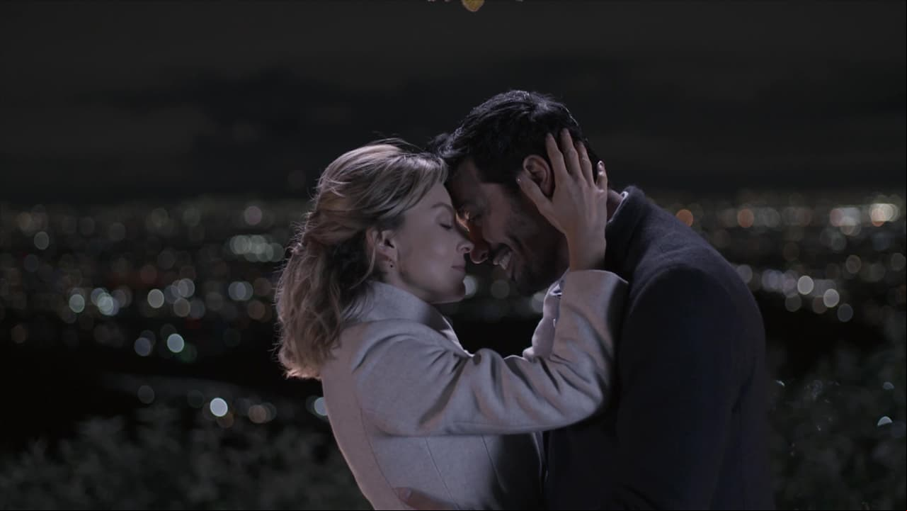 16. Y ni el trabajo ni la maldad de los que la rodean la hacen dejar a un lado el amor que siente por 'Leonardo'.