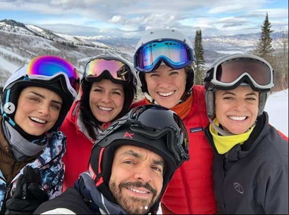 Eugenio Derbez, Alessandra Rosaldo, Aitana, Aislinn, Kailani y Mauricio Ochmann se dieron una escapada a la nieve en Park City en Utah, EU.