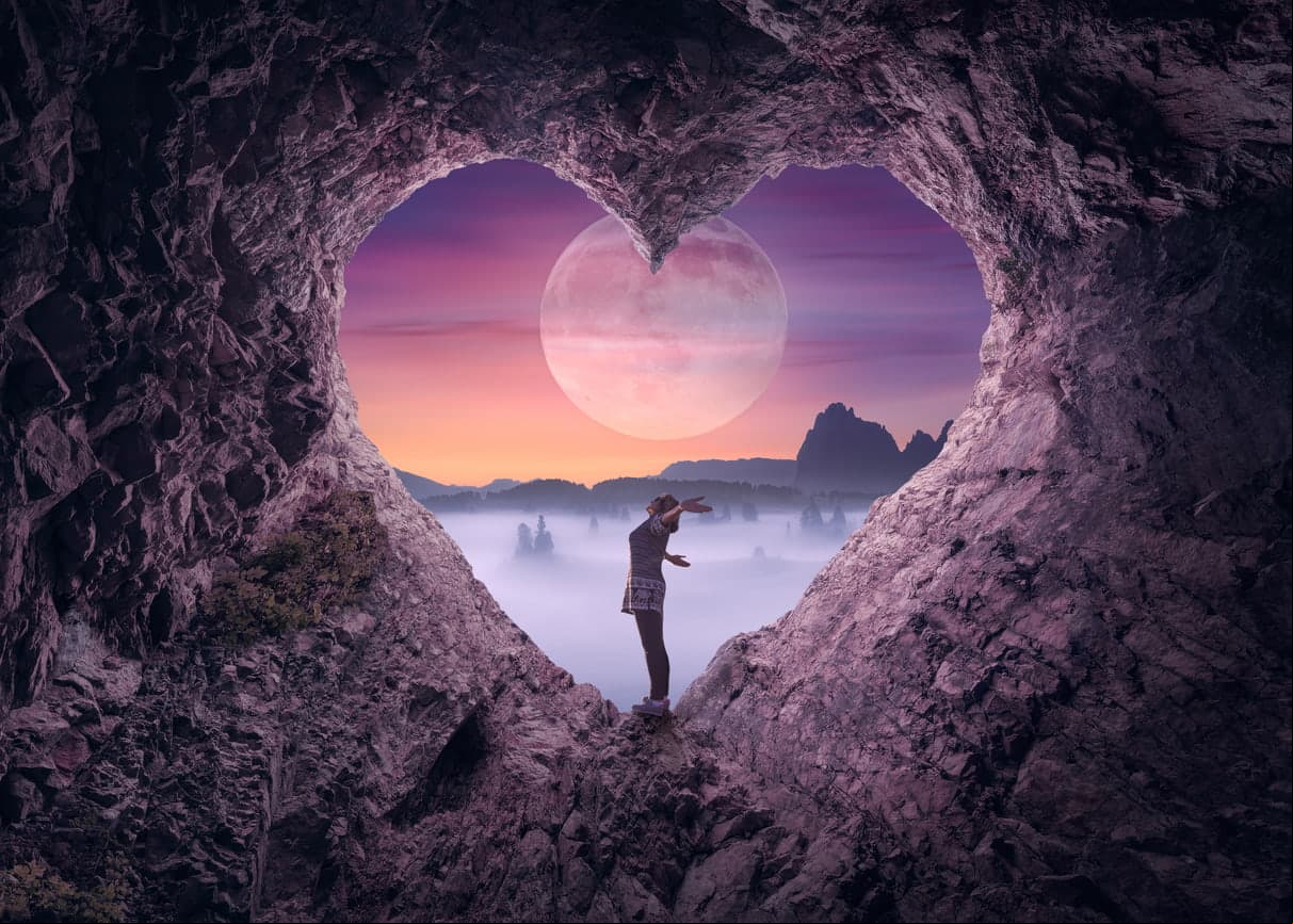 Luna llena abril 2022: cómo aprovechar su energía para atraer el amor