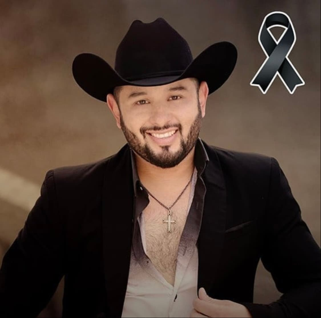 Por su parte, el cantante Jerry Demara, quien formó parte de la segunda temporada del programa y fue parte del equipo de Paulina Rubio, perdió la vida la mañana del pasado lunes 30 de noviembre, a los 42 años de edad, debido a una supuesta complicación que derivó de una bacteria que entró a su cuerpo tras inyectarse vitaminas en los glúteos. Hasta el momento, los familiares de Demara no han revelado la causa precisa de su muerte.