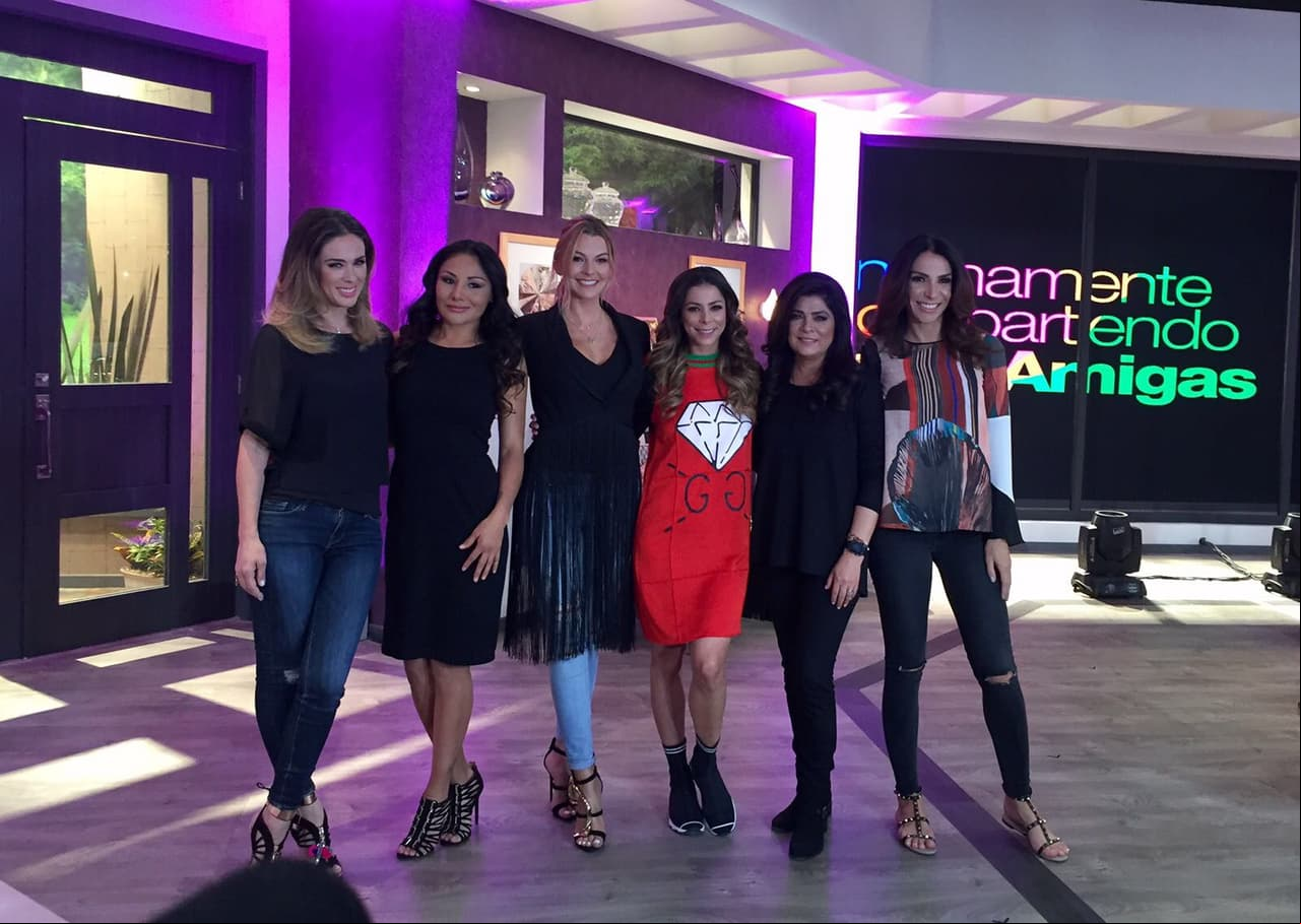 ¡Mamás famosas contarán sus experiencias en el programa especial Íntimamente compartiendo entre amigas!