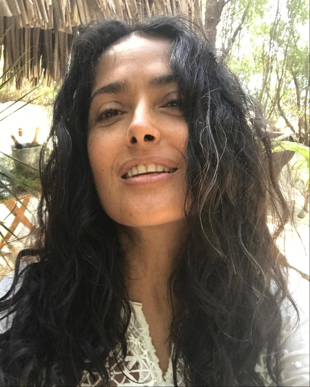 Salma Hayek. En distintas ocasiones la nominada al Oscar se ha dejado ver sin maquillaje. Incluso, hasta ha presumido orgullosa sus canas.