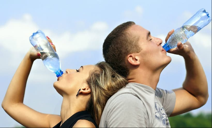 1. Acelera el metabolismo hasta un 24% más de lo normal. Además, mejora el sistema digestivo, lo que le permite al cuerpo absorber mejor los nutrientes de los alimentos.
