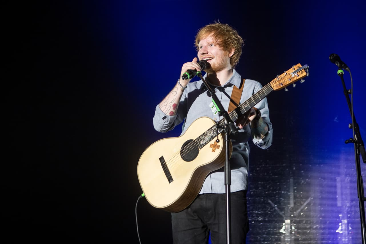 Ed Sheeran ofrece un concierto de su gira