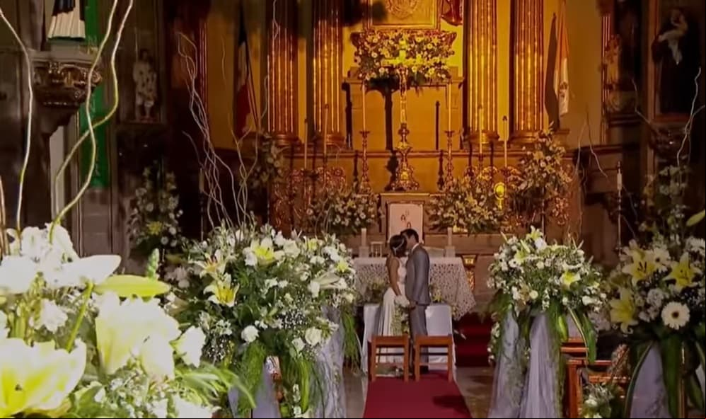 ‘Mentir para vivir’ (2013). David Zepeda interpretó a ‘Ricardo Sánchez’, quien llegó al altar con ‘Oriana’ (Mayrín Villanueva).