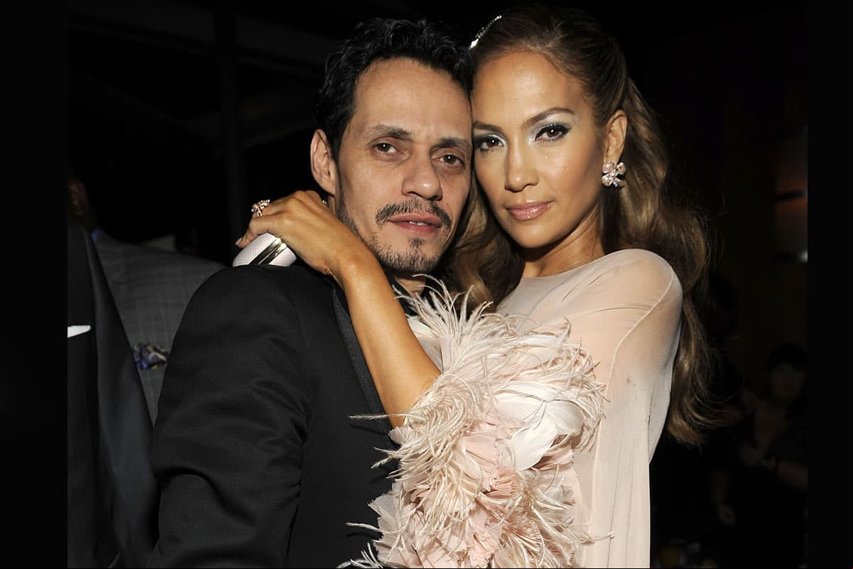 Marc Anthony. El cantante le pidió matrimonio con un anillo de Harry Winston con un diamante azul de 8.5 quilates valorado en 4 millones de dólares y se casaron en 2003. Tras su ruptura en 2011, ambos mantuvieron una relación amistosa, pues son padres de los mellizos Max y Emme.