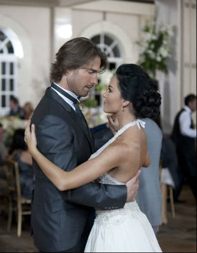 Esta es la primera boda de ficción en la que Angelique Boyer y Sebastián Rulli, quien actualmente es su pareja sentimental, compartieron créditos en una boda. En esta ocasión, ‘Teresa’ lo hizo por ambición.