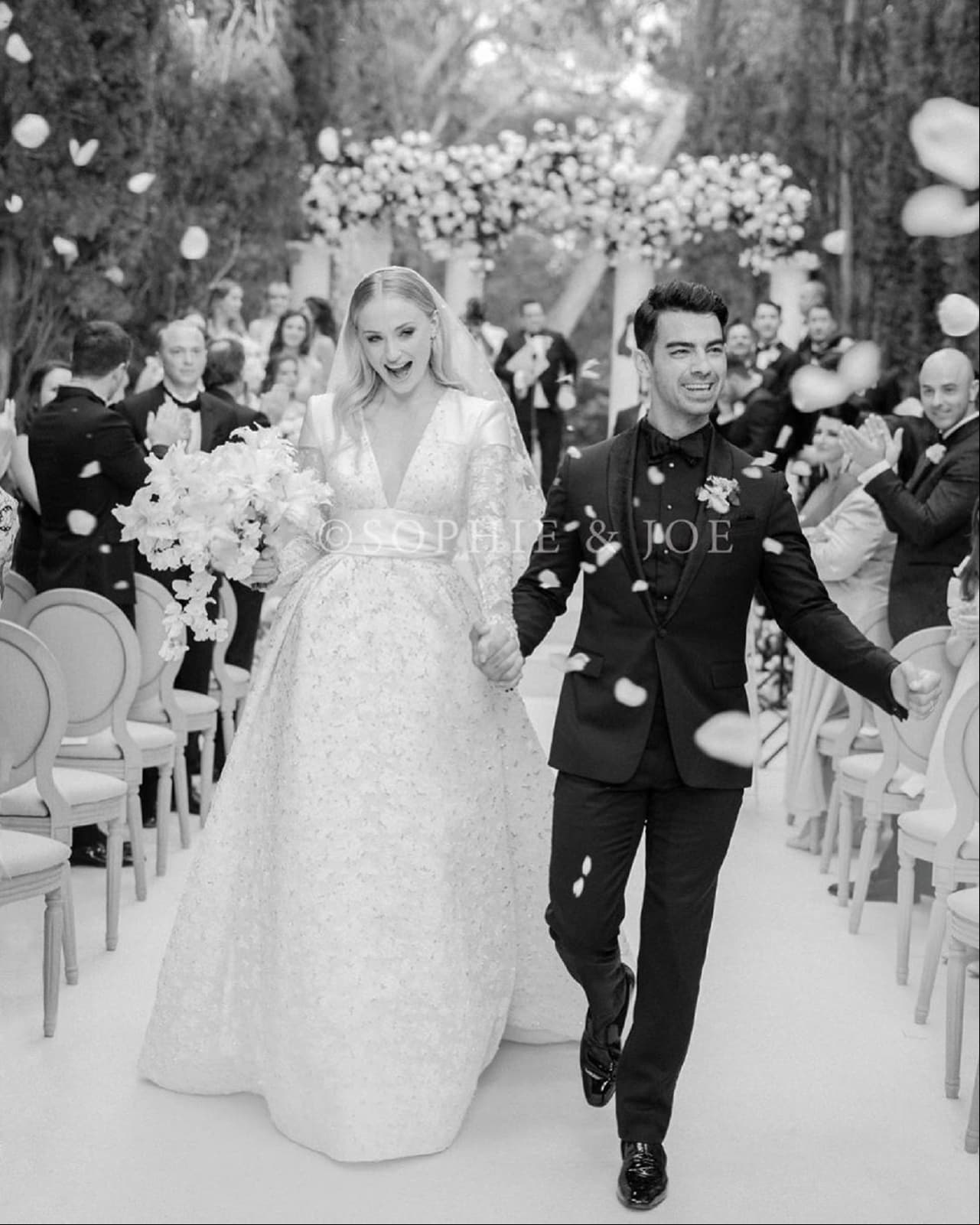 Sophie y Joe se habrían casado el sábado 29 de junio de acuerdo con la revista Elle.