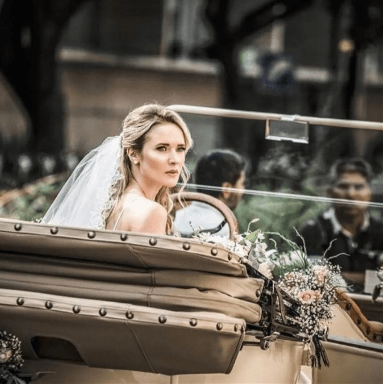 Mientras que en 2020 nuevamente atrajo miradas al lucir un impresionante vestido de novia al dar vida a ‘Maribel de la Fuente’ en ‘Rubí’.