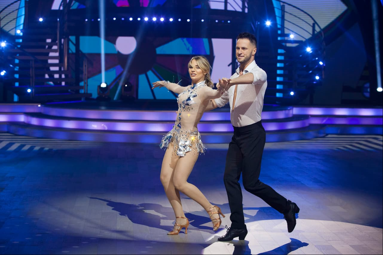 El duelo tres estuvo a cargo de Irina Baeva, quien se apoderó de la pista con un espectacular Chacha.