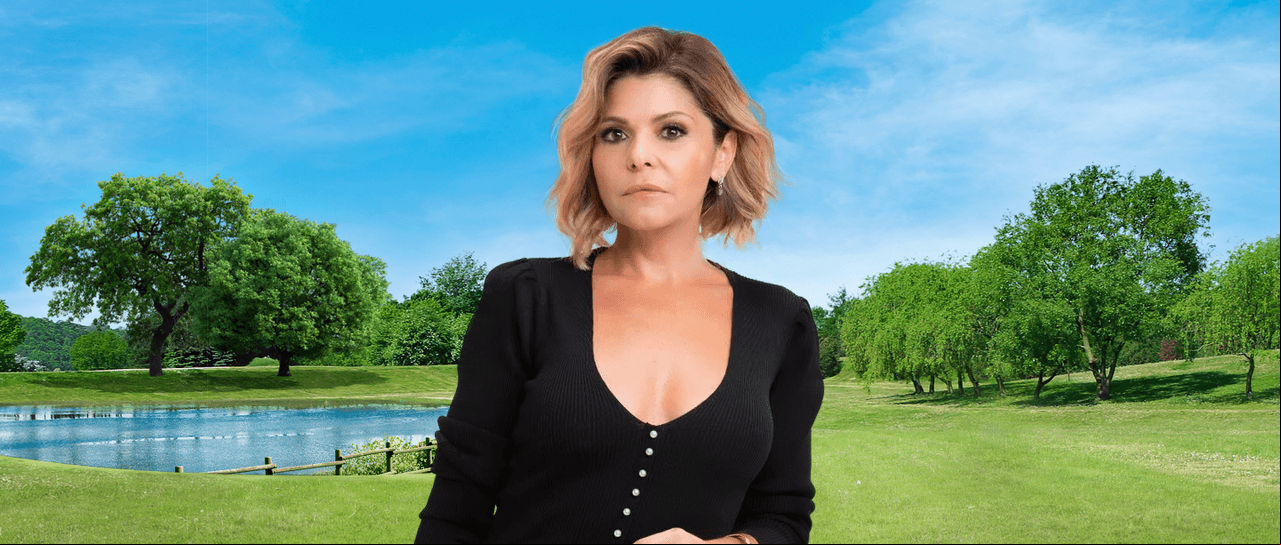En exclusiva con Las Estrellas, Cantoral confesó: “He encontrado un lugar en la comedia muy interesante. Es un género que está un poco como desvalorizado y cuando lo intentas hacer te das cuenta que sí es verdad esto que dijo Joaquín Pardavé, que los mejores actores son aquellos que pueden manejar la comedia. Es muy difícil y yo en mi vida personal he comprobado que es más fácil hacer llorar que hacer reír”. Así que no te pierdas esta emocionante telenovela de lunes a viernes a las 8:30 de la noche por Las Estrellas.