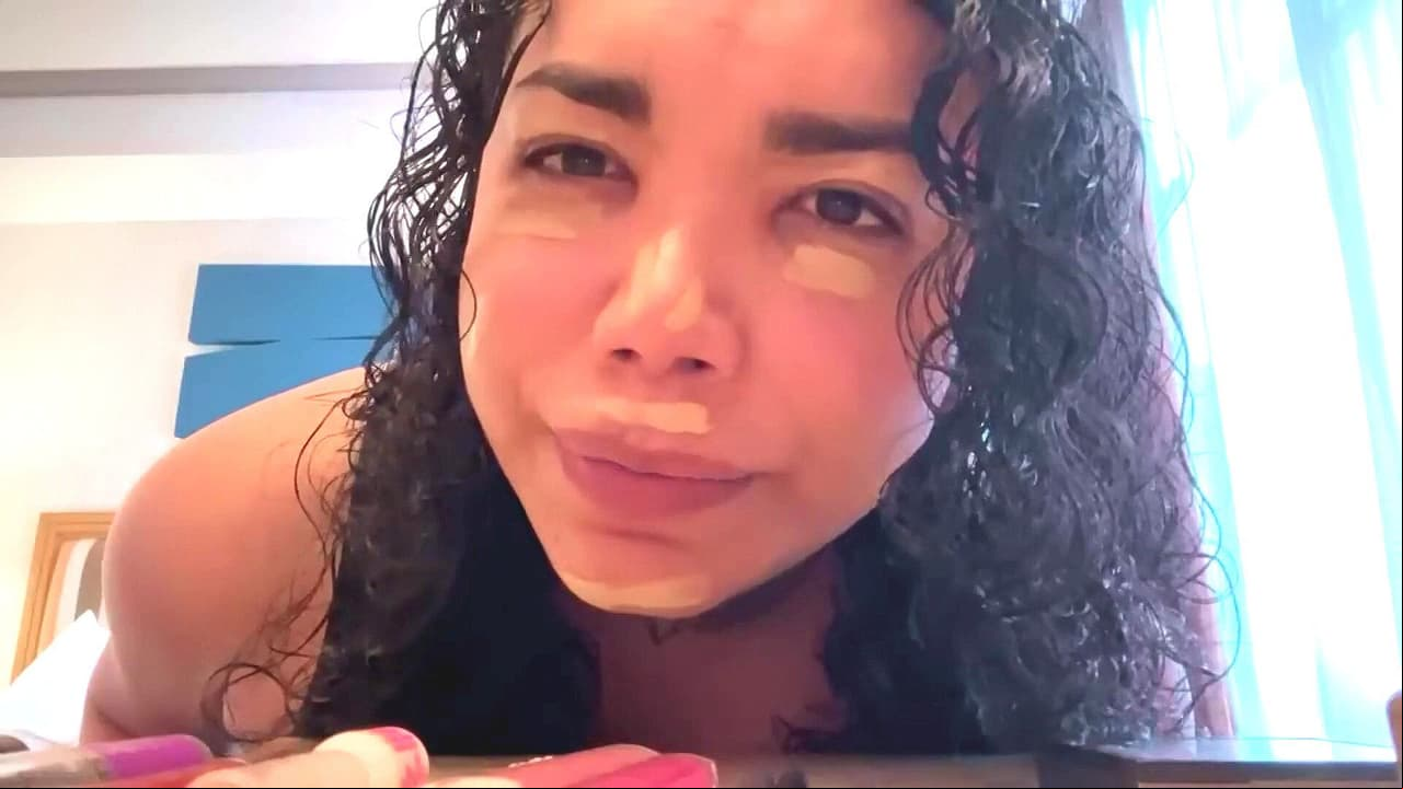Paola Suárez termina maquillándose sola y durmiendo aparte en Wendy, Perdida pero Famosa