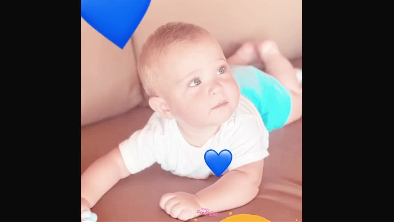 Anahí demuestra que su hijo es su clon