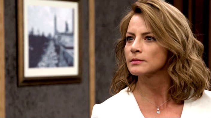 Regina acepta la candidatura